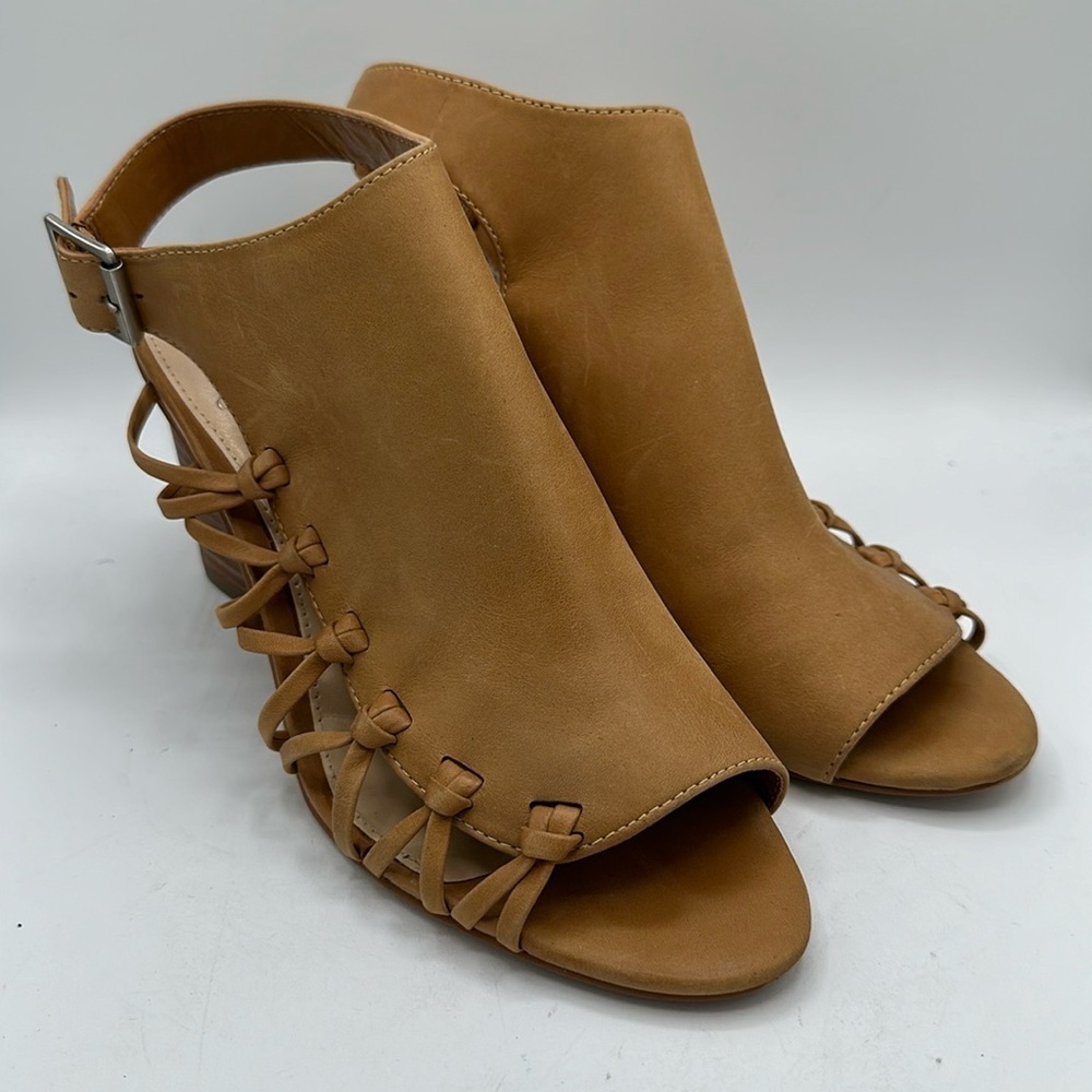 Vince Camuto Ankara knotted cognac tan angular stacked heel sandals, size 8M